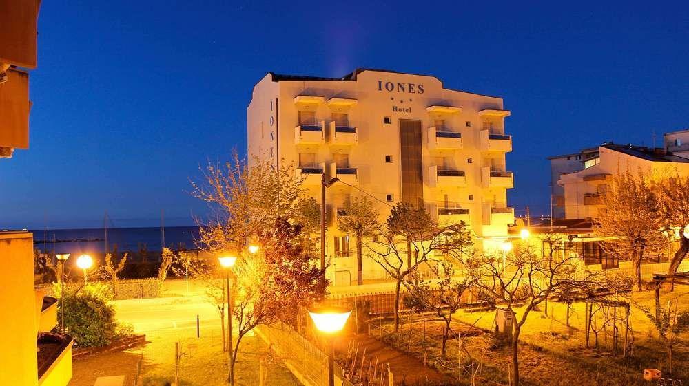 רימיני Hotel Iones מראה חיצוני תמונה
